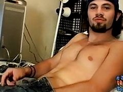 Thuggish straightie pulls out his cock for a solo wanking