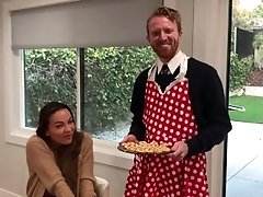 Abigail Mac Tries My Raspberry Shortbread Cookies For the First Time